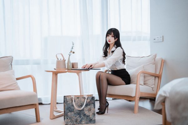 No.090-黑丝ol制服双人&面饼仙儿 – OL前辈 [51P 11V]-慕色阁
