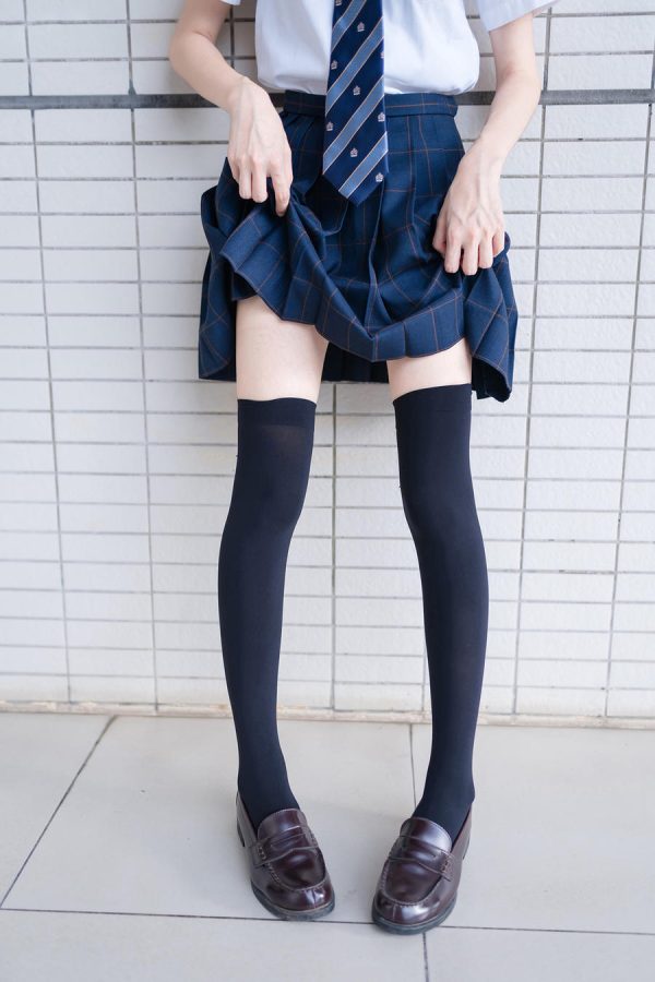 No.007-午后阳光下的黑丝学妹 [47P]-慕色阁