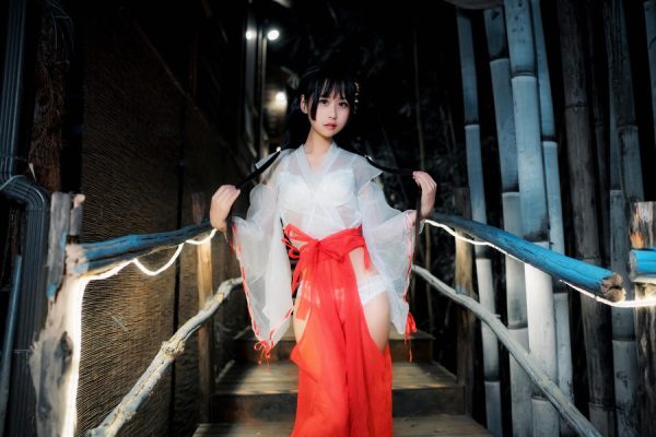 No.049 – 透明巫女 [14P]-慕色阁