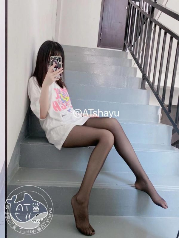 No.035 – 楼道里的黑丝 [44P]-慕色阁