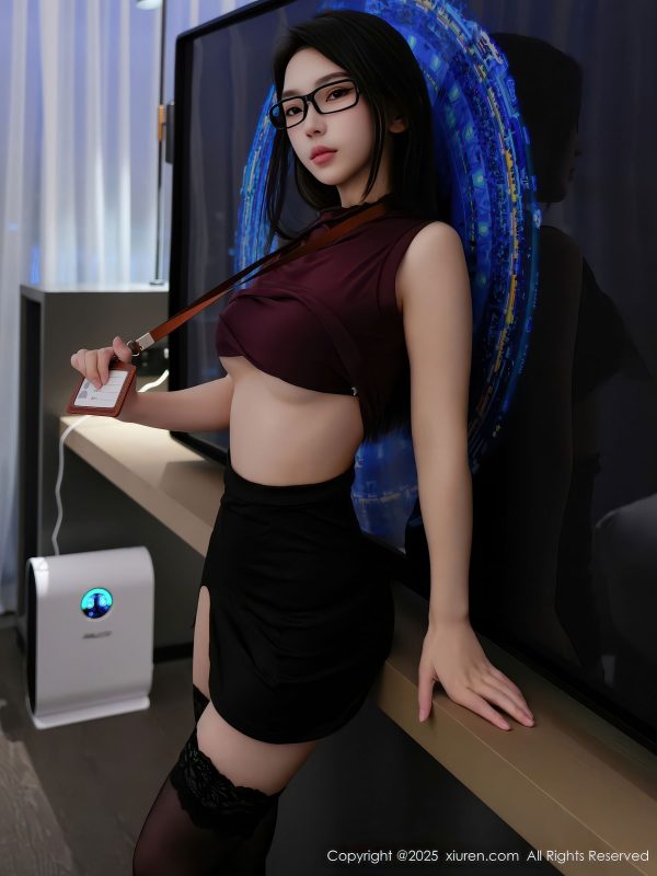 [秀人XIUREN] 2025.12.22 NO.11135 烧烧小桃-慕色阁